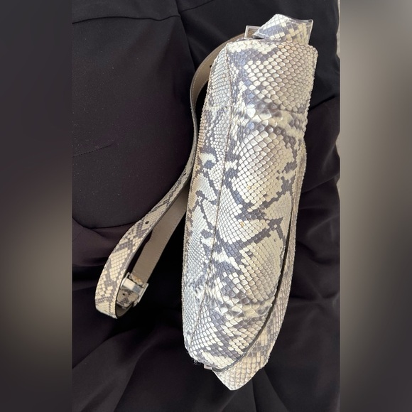 New Cape Cobra Beirut Saddle Bag, Genuine Natural Python - Picture 16 of 16